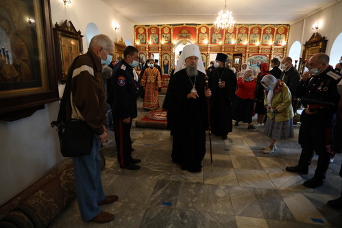 молебен о страждущих недугом винопития