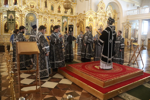 Литургия 1 апреля