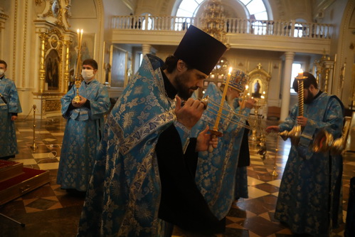 В канун Похвалы Пресвятой Богородицы