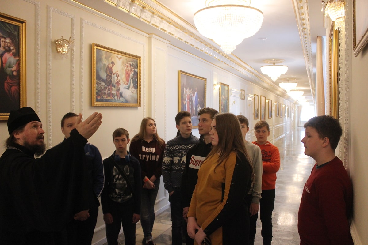 Студенты второго курса семинарии провели экскурсию для учащихся Луховского лицея г. о. Саранск