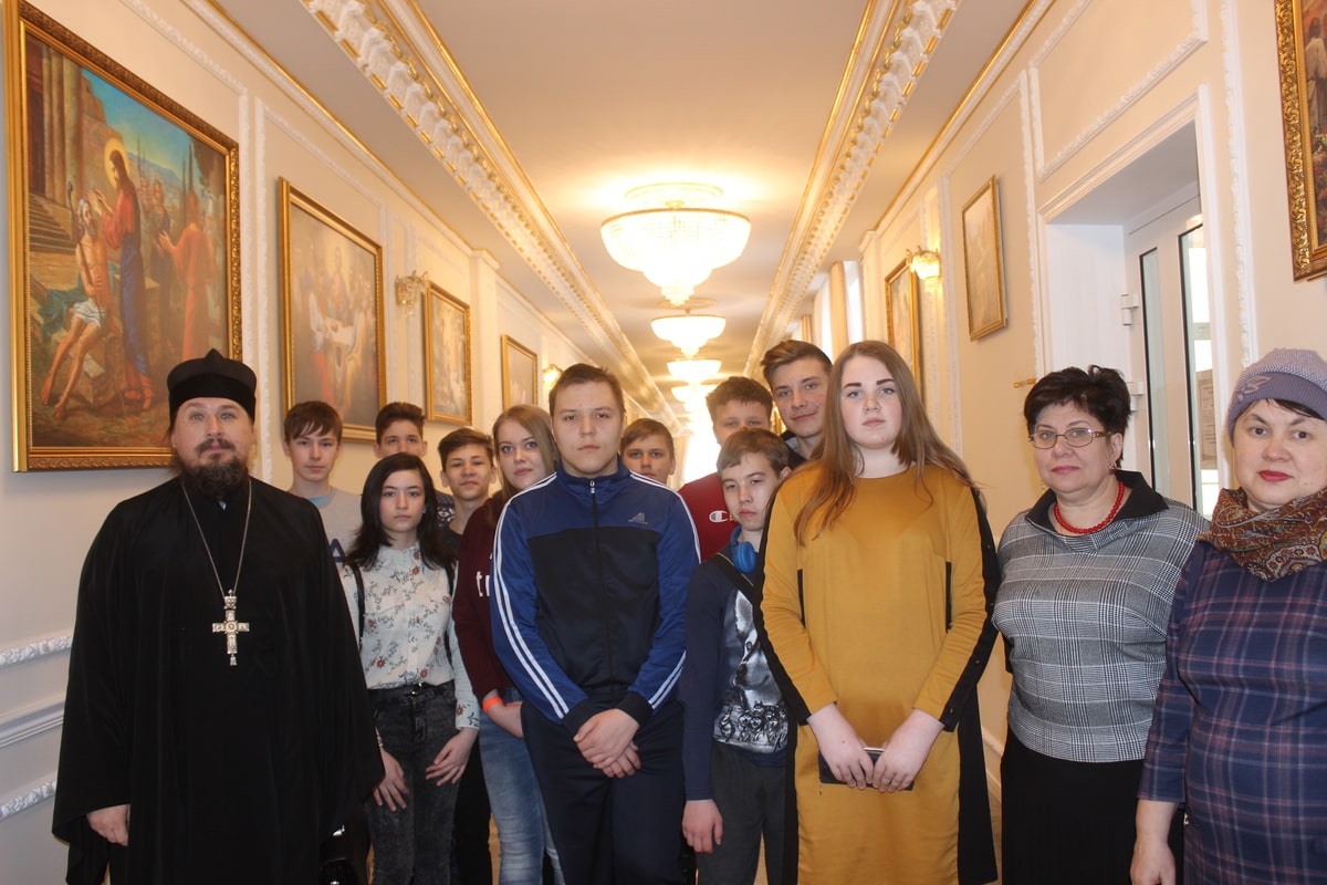 Студенты второго курса семинарии провели экскурсию для учащихся Луховского лицея г. о. Саранск
