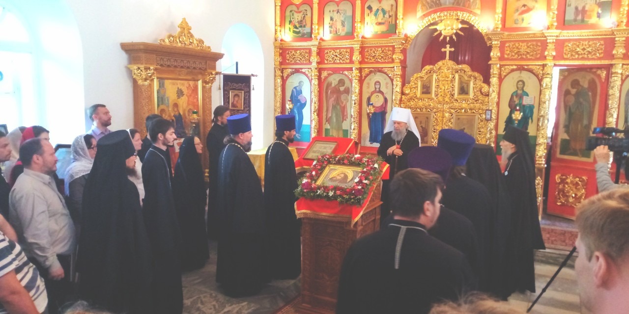 Митрополит Саранский и Мордовский возглавил торжественное богослужение