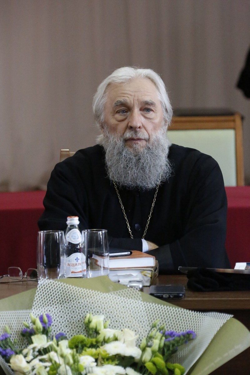 Митрополит Зиновий возглавил третье заседание дискуссионной площадки