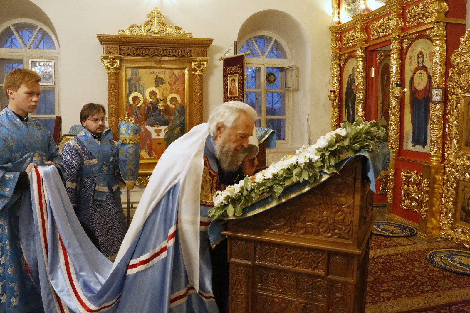 7 декабря митрополит Саранский и Мордовский Зиновий возглавил Божественную Литургию