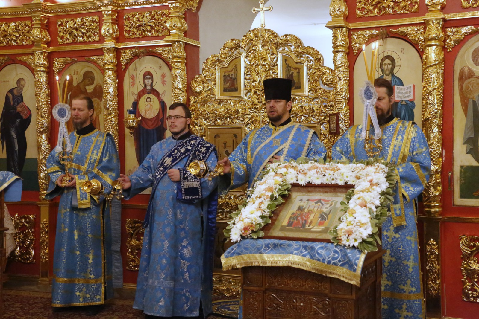 7 декабря митрополит Саранский и Мордовский Зиновий возглавил Божественную Литургию