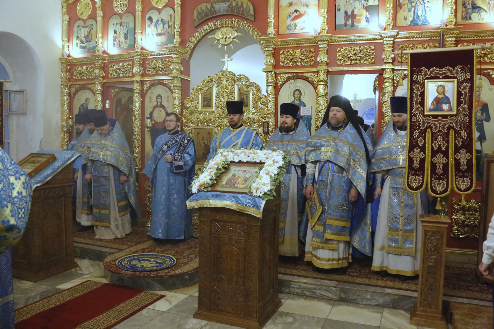 7 декабря митрополит Саранский и Мордовский Зиновий возглавил Божественную Литургию