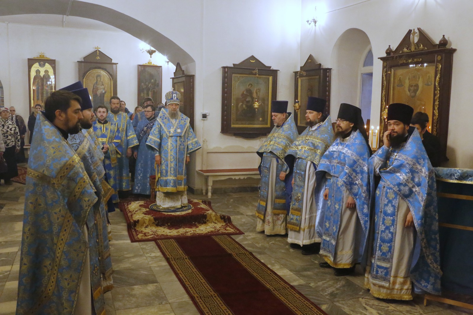 7 декабря митрополит Саранский и Мордовский Зиновий возглавил Божественную Литургию