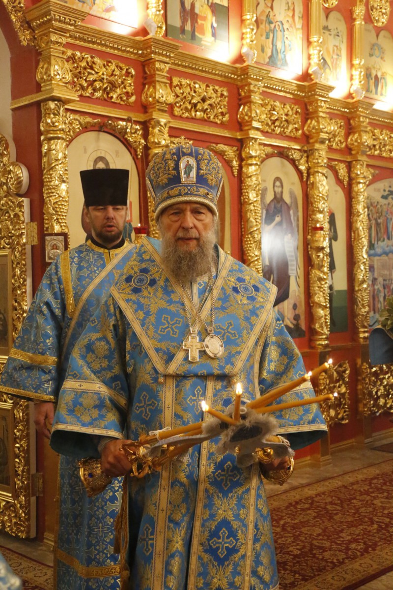 7 декабря митрополит Саранский и Мордовский Зиновий возглавил Божественную Литургию