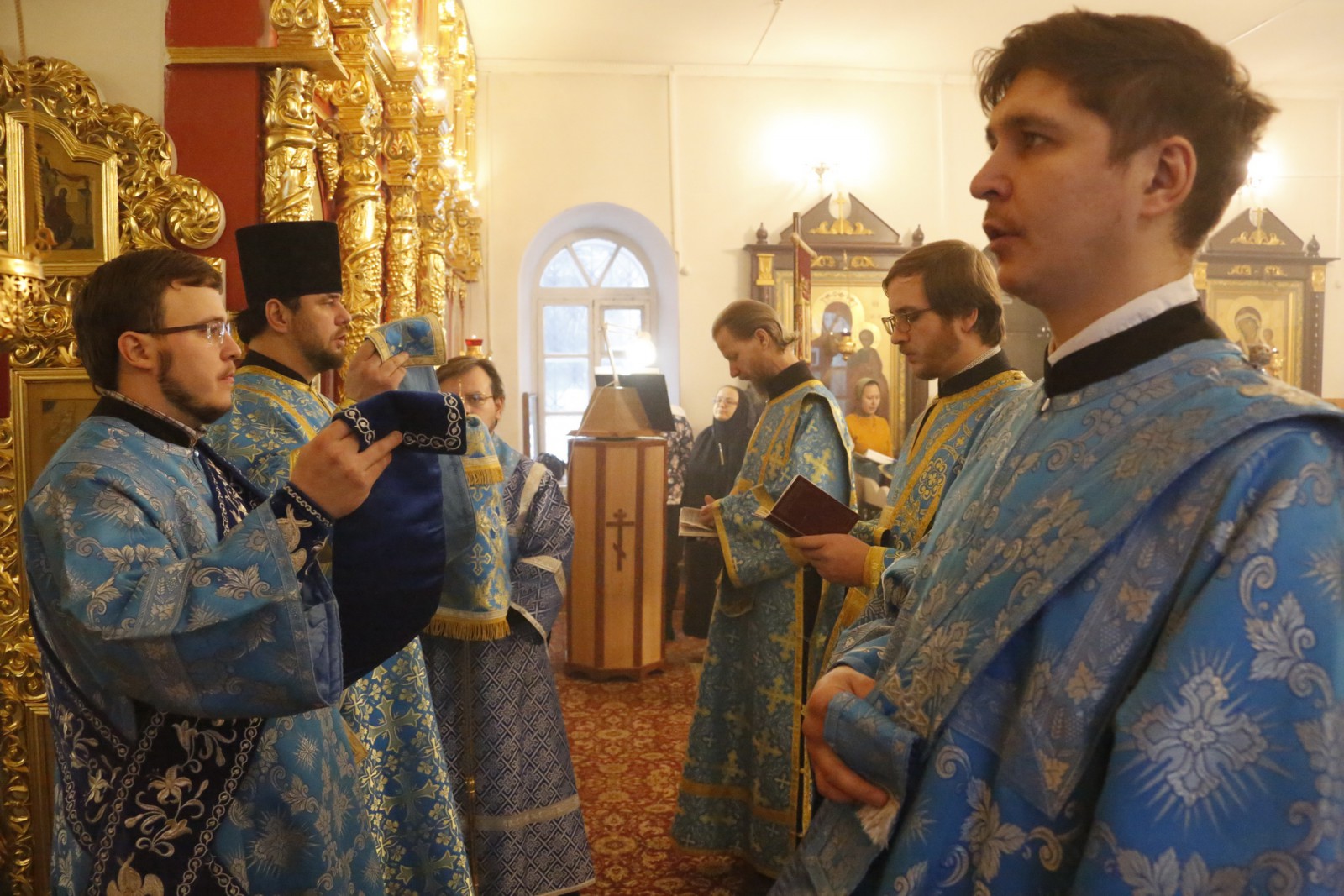 7 декабря митрополит Саранский и Мордовский Зиновий возглавил Божественную Литургию