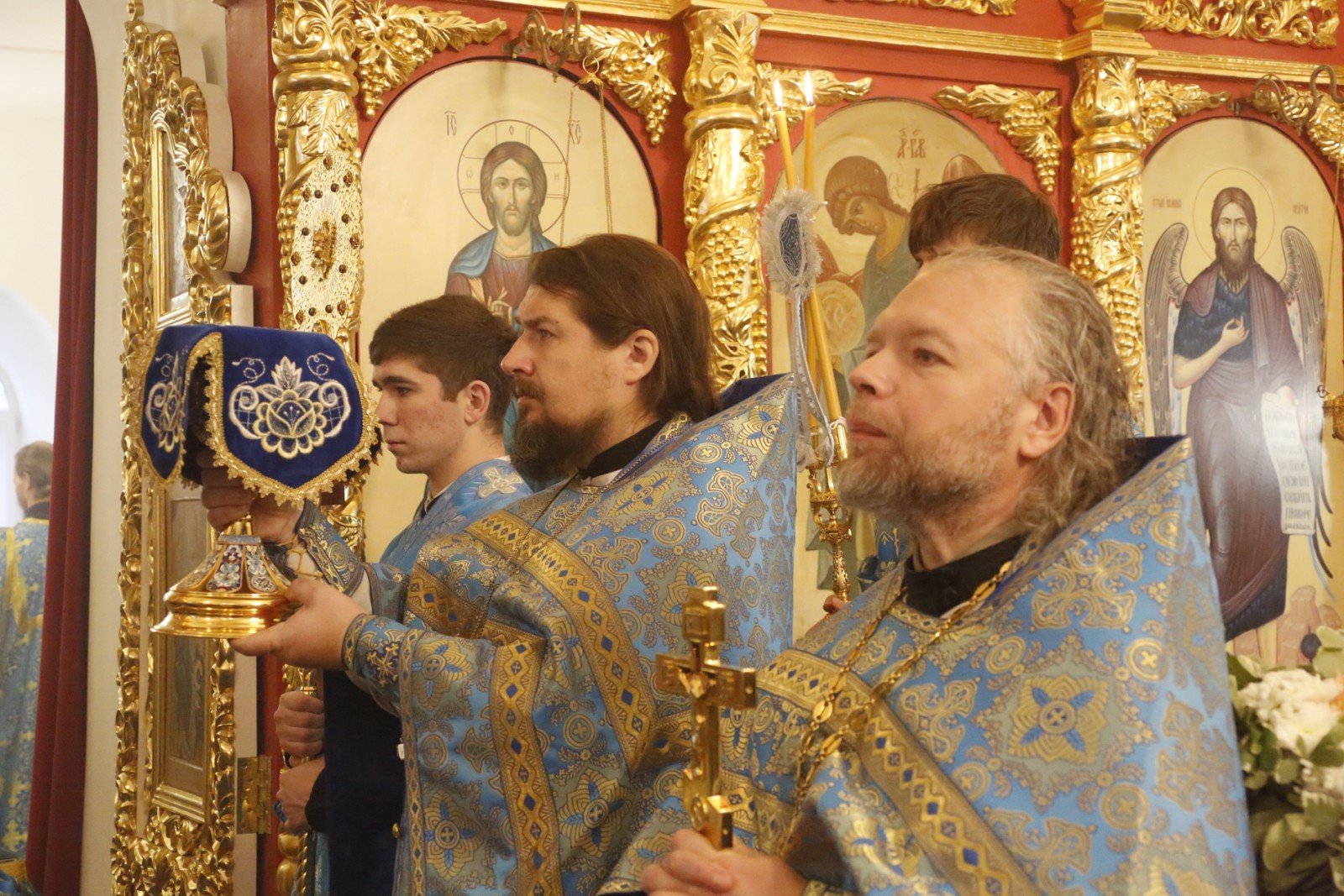 7 декабря митрополит Саранский и Мордовский Зиновий возглавил Божественную Литургию