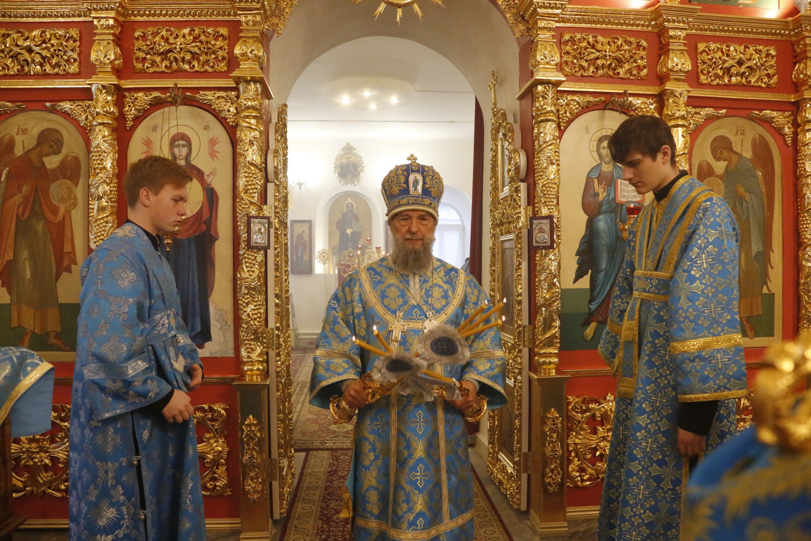 7 декабря митрополит Саранский и Мордовский Зиновий возглавил Божественную Литургию