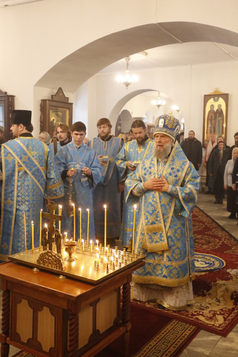 7 декабря митрополит Саранский и Мордовский Зиновий возглавил Божественную Литургию