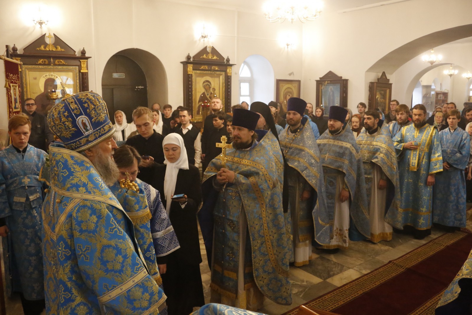 7 декабря митрополит Саранский и Мордовский Зиновий возглавил Божественную Литургию