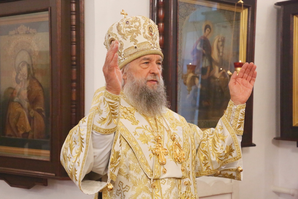 Митрополит Саранский и Мордовский Зиновий возглавил Божественную литургию в Свято-Предтеченском храме при Саранской Духовной Семинарии