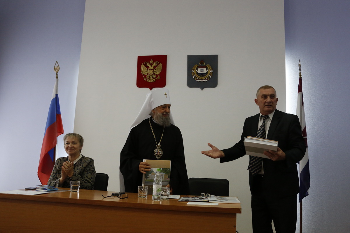 При участии митрополита Саранского и Мордовского Зиновия прошло совещание актива Ромодановского района по вопросам развития Саранской Духовной Семинарии