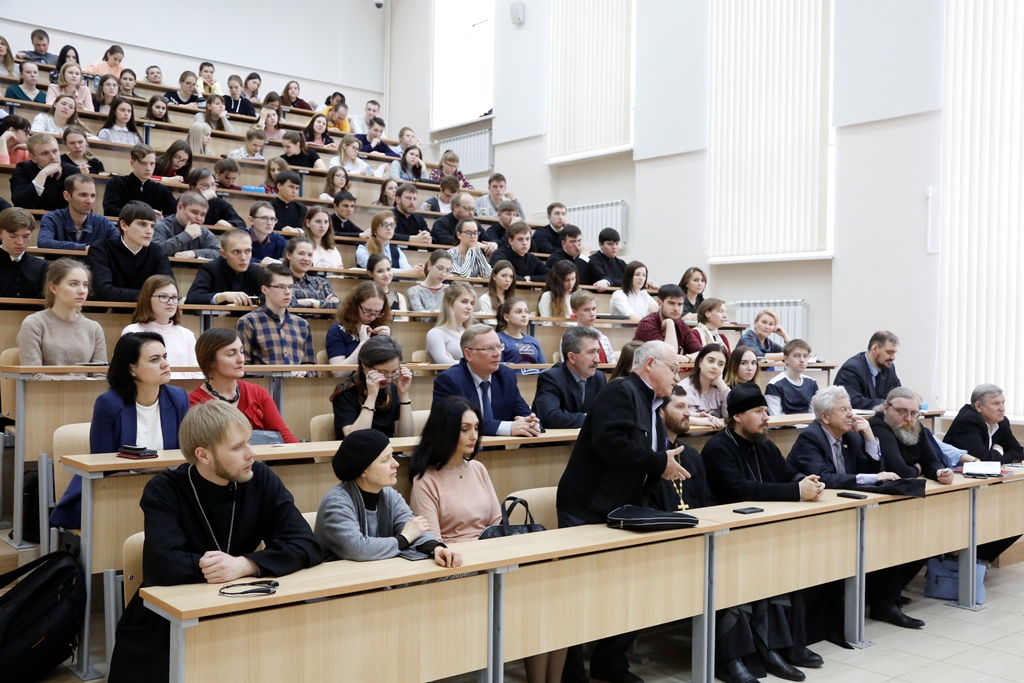 Встреча студентов и преподавателей с профессором А.Л. Дворкиным