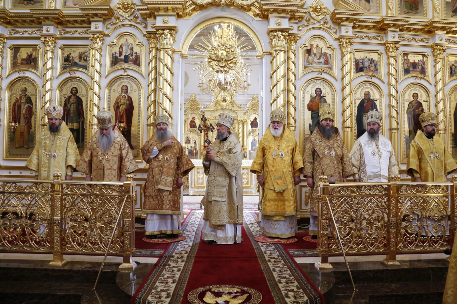 С днем небесного покровителя Владыку-ректора поздравили студенты Саранской Духовной семинарии