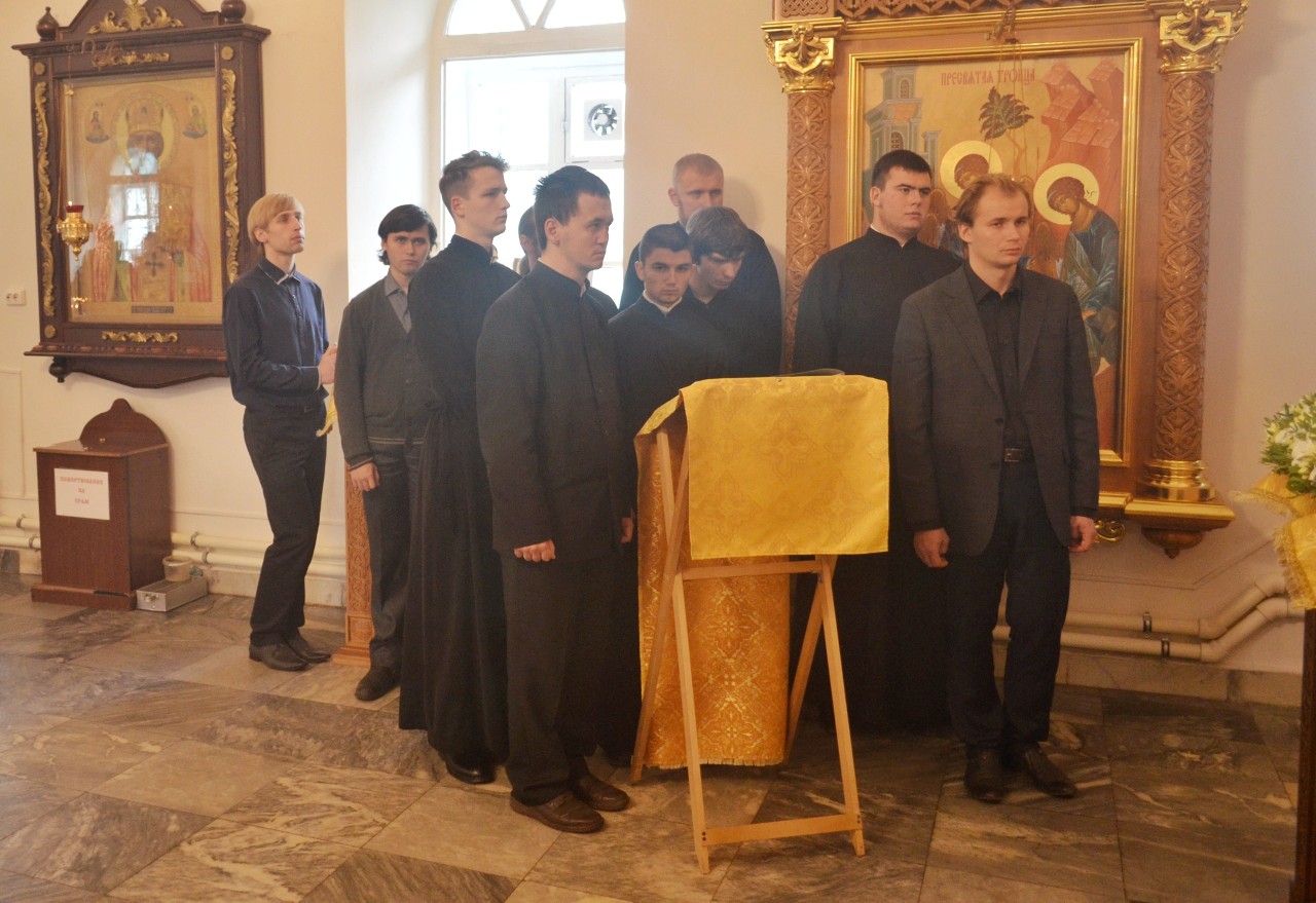 Божественная литургия в домовом храме при Саранской Духовной семинарии