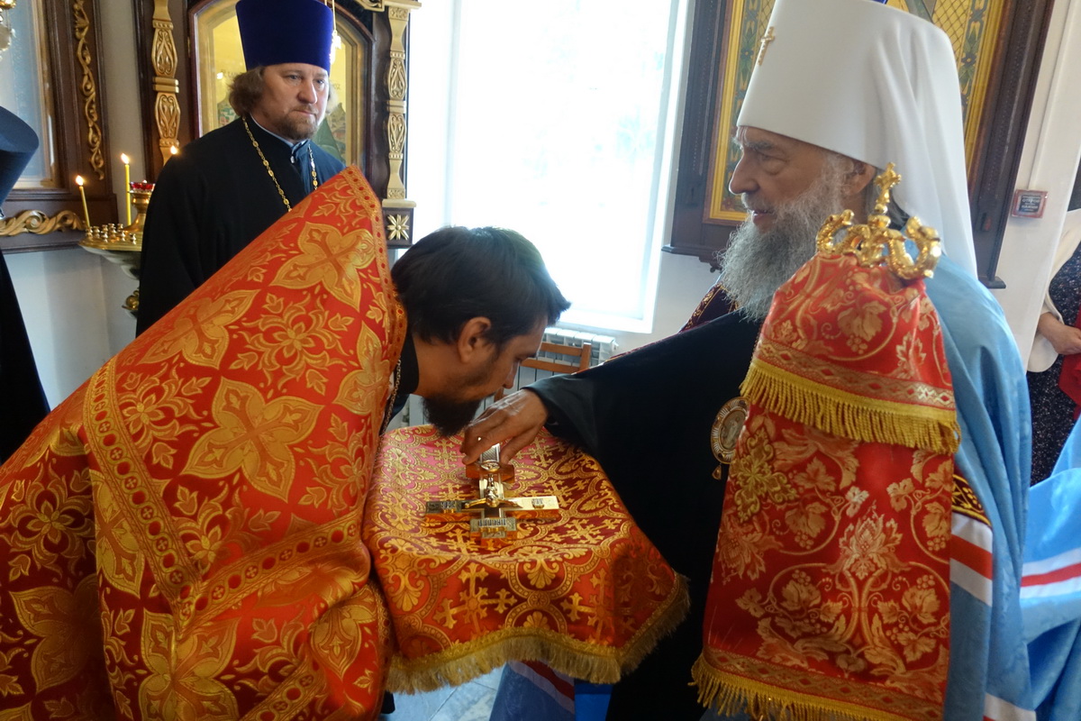 Божественная литургия в храме святого Пророка
