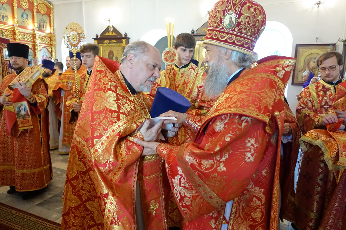 Божественная литургия в храме святого Пророка