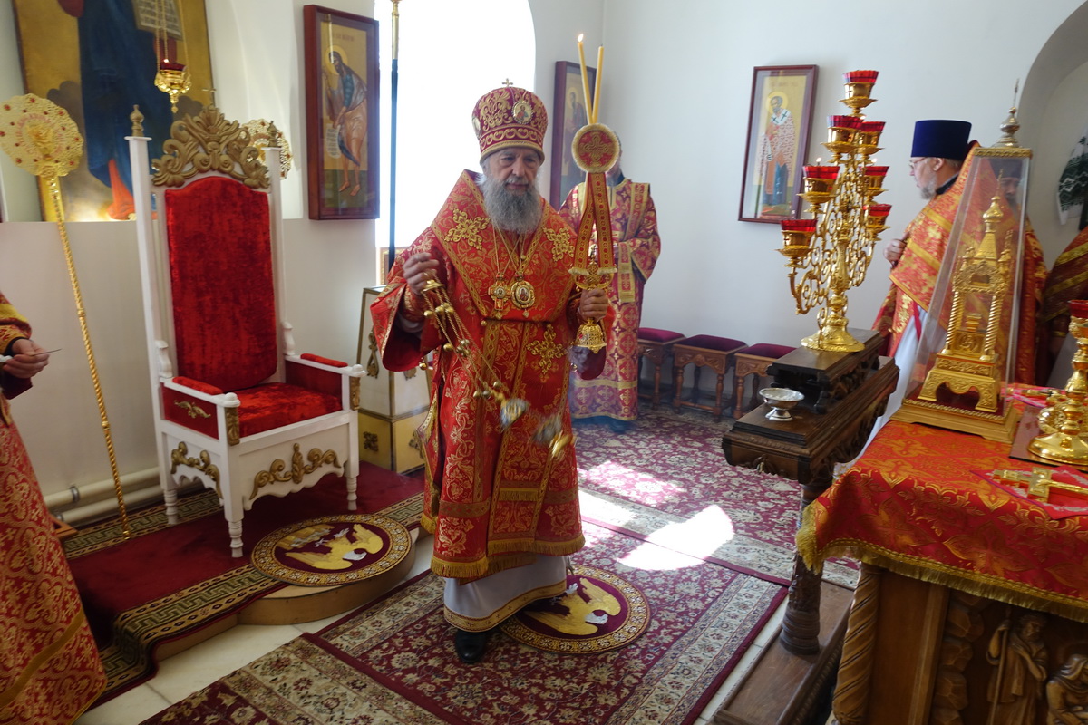 Божественная литургия в храме святого Пророка
