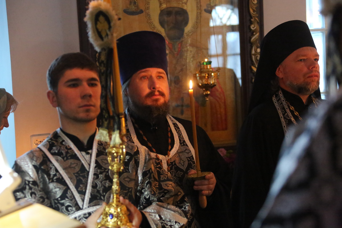 Великое повечерие с чтением покаянного канона