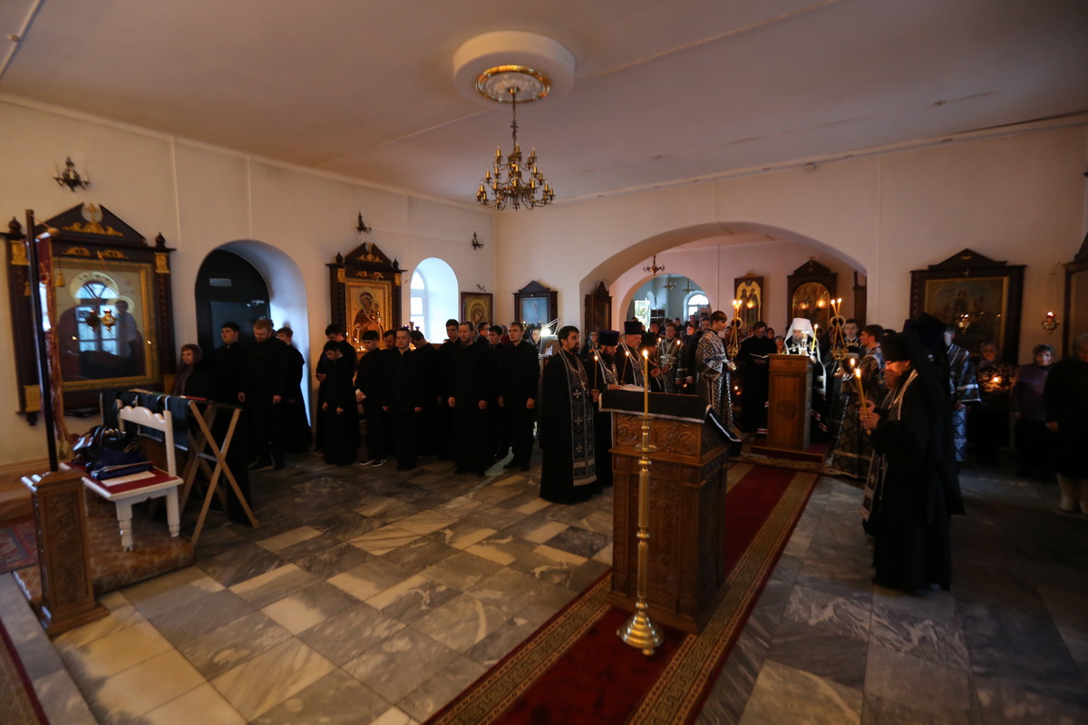 Великое повечерие с чтением покаянного канона