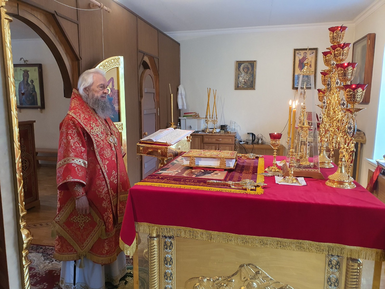Литургия в домовом храме