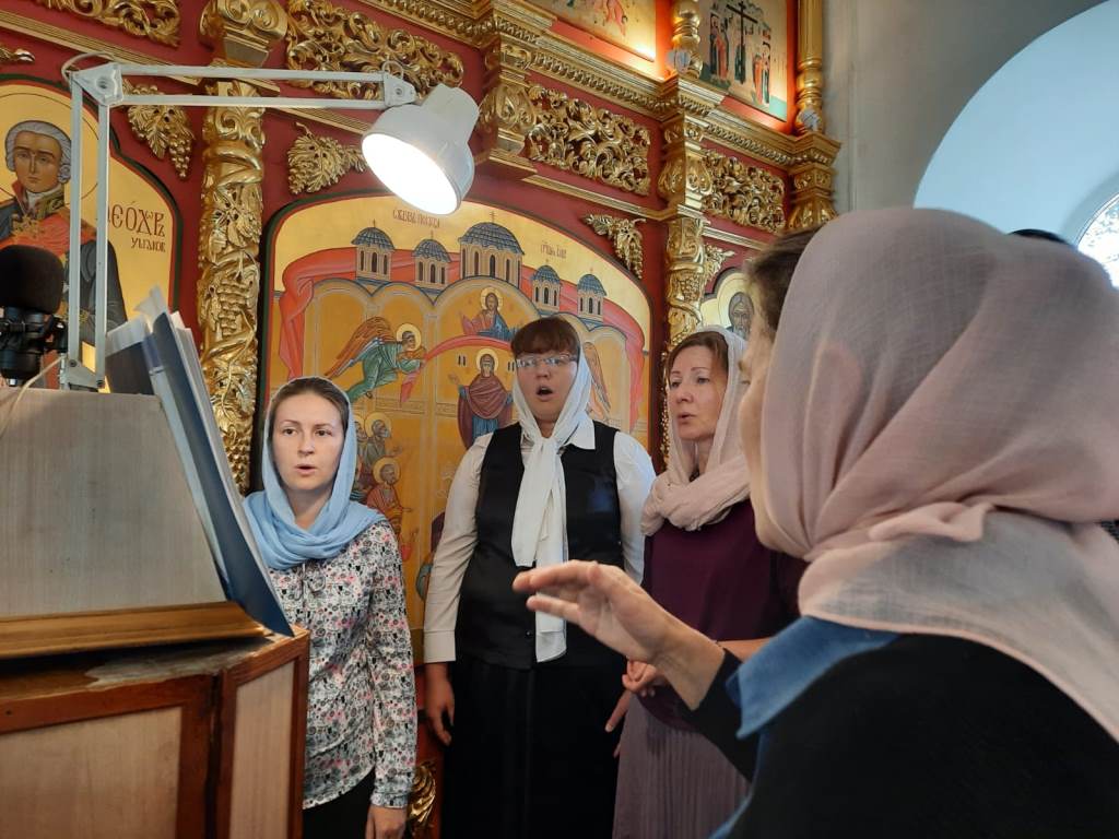 Праздничная Божественная литургия