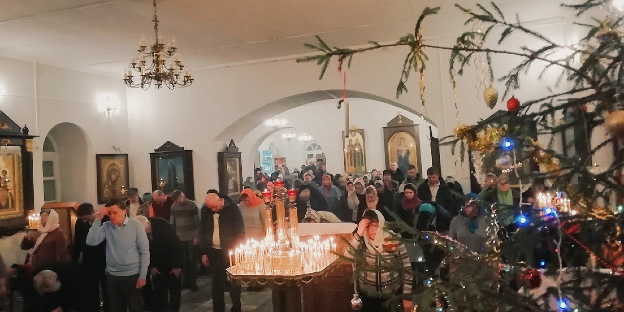 Поздравляем вас с великим праздником Крещения Господня!