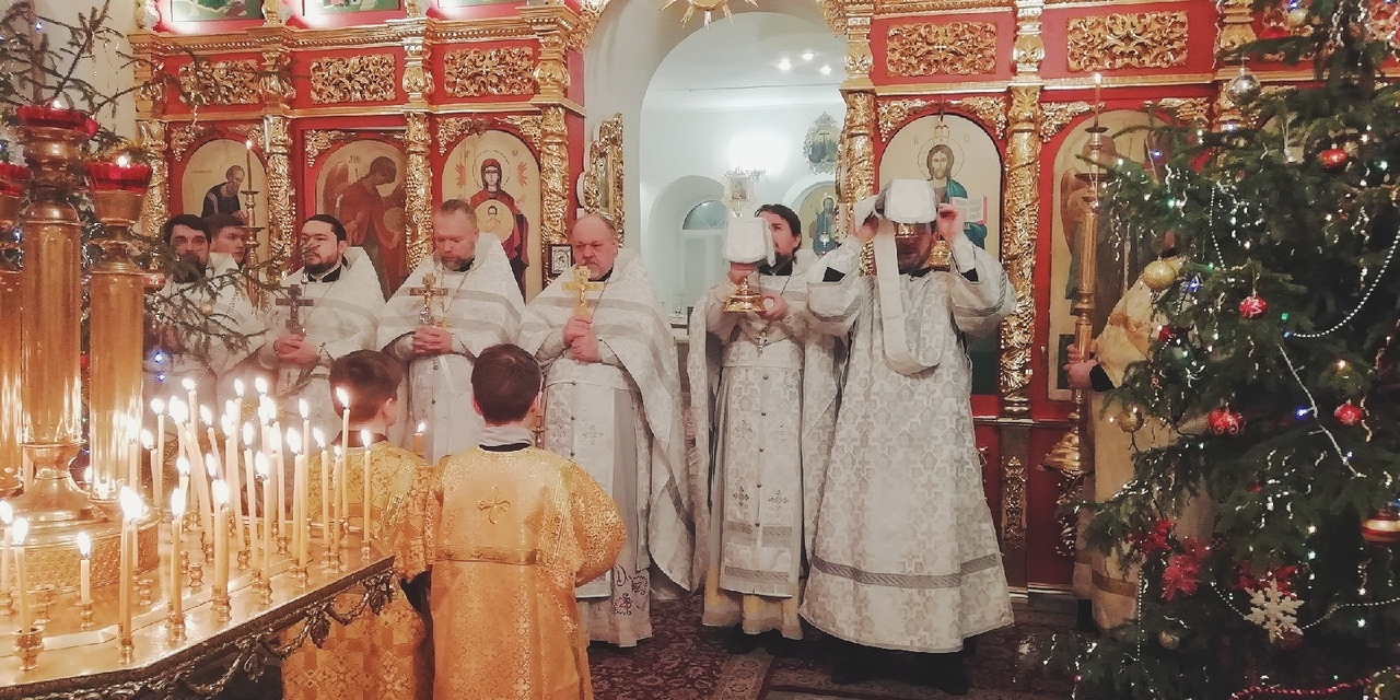 Поздравляем вас с великим праздником Крещения Господня!