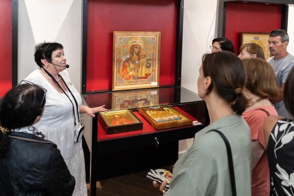 Видеть и слышать